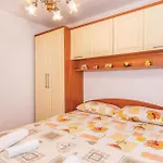 Case de vacanță 2 Bedroom Gorgeous In