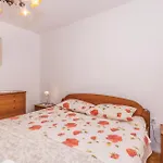 Feriehus 2 Bedroom Gorgeous In Polje (Krk)