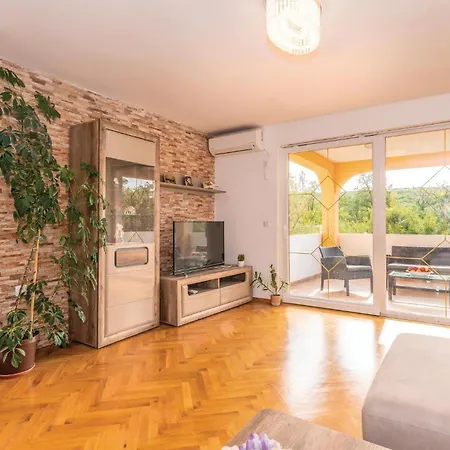 2 Bedroom Gorgeous In Polje (Krk)